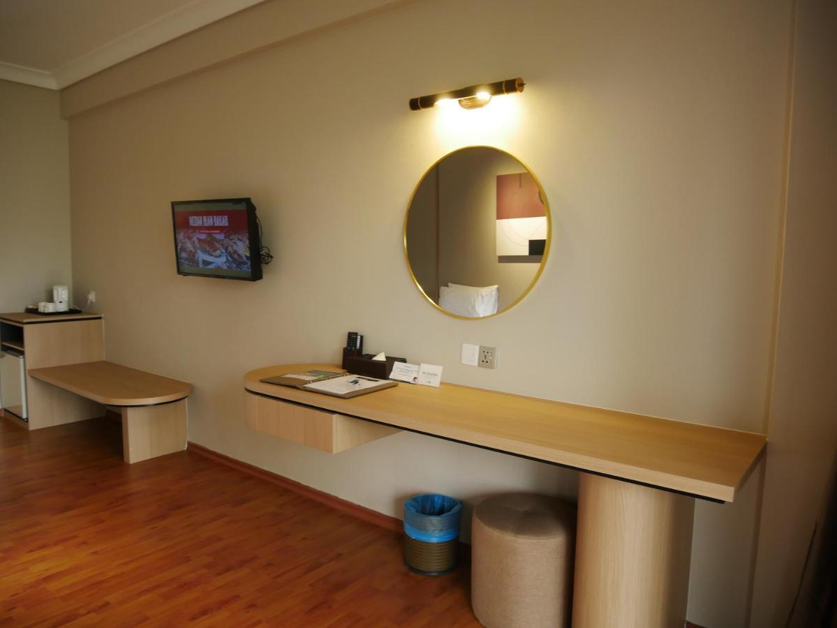 ตูนามายา บีช แอนด์ สปา รีสอร์ต - เดซารู Hotel เดอซารู ภายนอก รูปภาพ